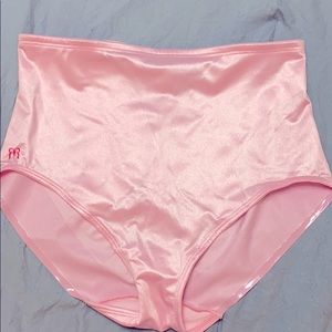 Ruby Ribbon Shaping Brief
